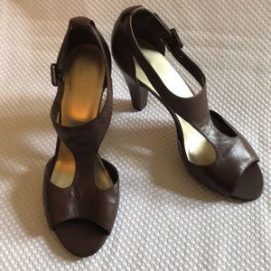🏵- SALE Jones New York Soft Leather Upper Heels - Sz 8M